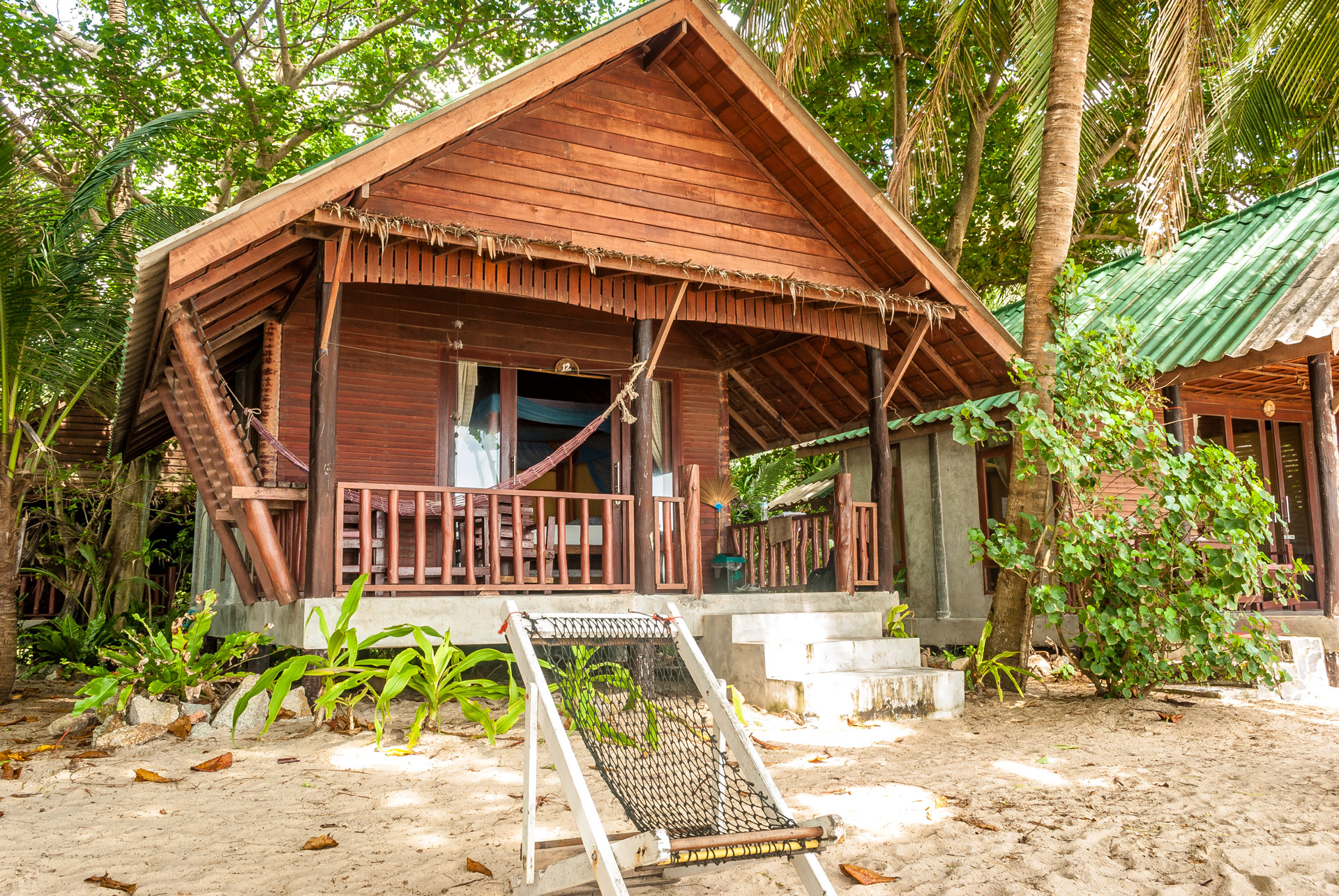 Bungalows On The Beach  MaiPenRai Bungalows Resort 