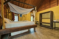 Beach-front-Room-15-04