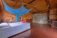On-the-Rocks-Room-24-02