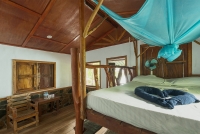On-the-Rocks-Room-32-02