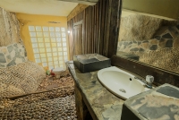 On-the-Rocks-Room-42-05