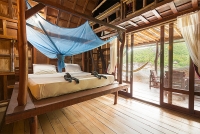 Family-on-the-Rocks-Room-17-05
