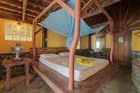 Family-on-the-Rocks-Room-35-04