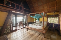 Family-on-the-Rocks-Room-36-04