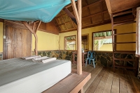 Family-on-the-Rocks-Room-36-05