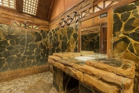 Family-on-the-Rocks-Room-36-08